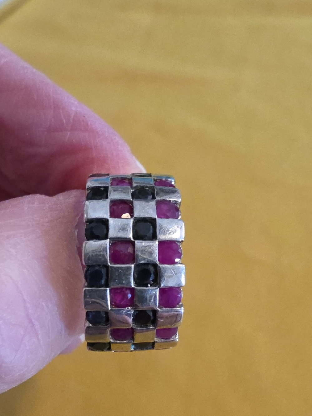 Vintage 925 Sterling Ring w/Checkerboard Pattern of Rubies & Sapphire Gems. AS:7